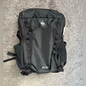 REI Trail 40 Pack - Women's (NWT)